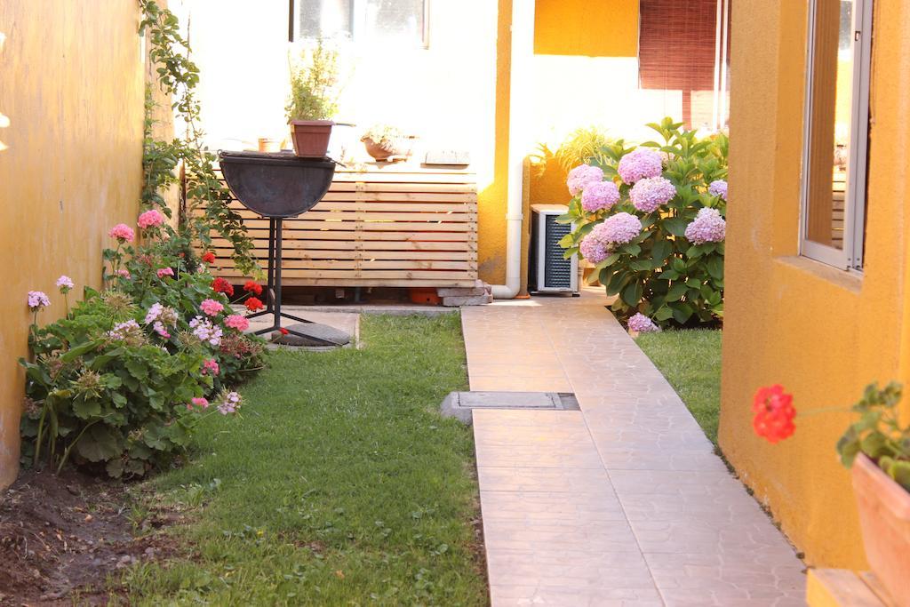 Economy Hostel Tierra Noble Bed&Breakfast Santa Cruz Exterior foto